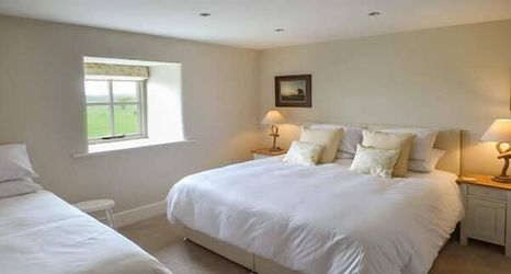 Others 2 Ox Hey Barn