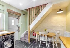 Others 7 34 Church Street