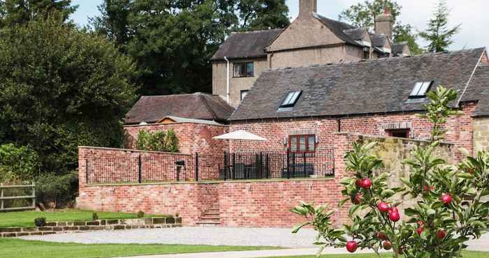 Others Manor Barn