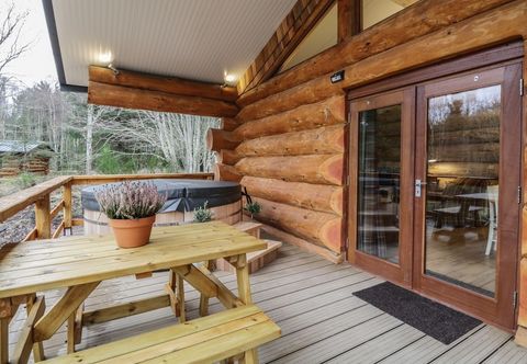 Others Moorhen Lodge