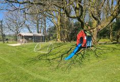 Lain-lain 6 Kingfisher Cottage