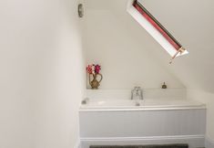 Others 3 Alice Cottage