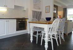 기타 6 Kingfisher Cottage