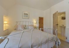 Others 2 April Cottage