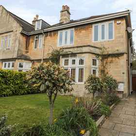 Primary image 1 33 Crescent Gardens, Hotel Chew Stoke