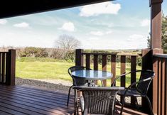 Others 5 Maple Lodge