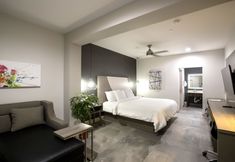 Others 3 House Hotel