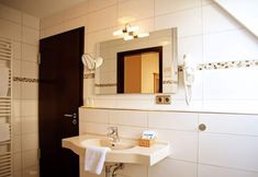 Others 7 Amadis Hotel