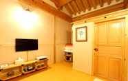 Lainnya 2 Hanok Hyeyum