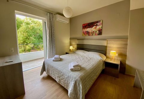 Lain-lain Eirini & Manolis Apartments