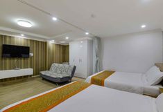 Others 7 Warm Ways 3 Apartments