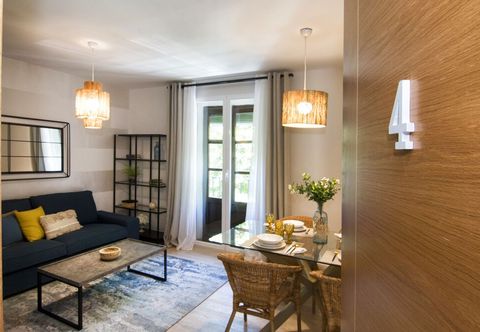 기타 Los Lobos Apartamentos