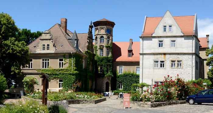 Others Schloss Herberge Hohenerxleben