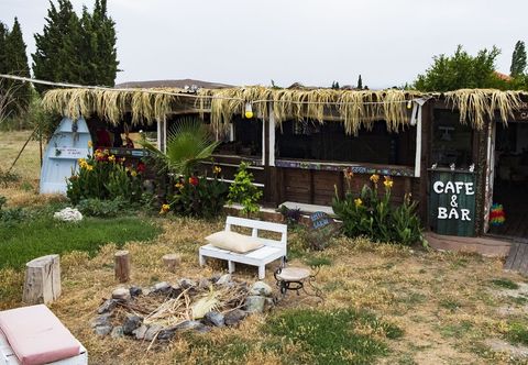 Lainnya Teos Sanat Kampi