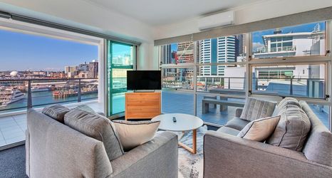 Others 2 Stunning Harbour & City View Studio