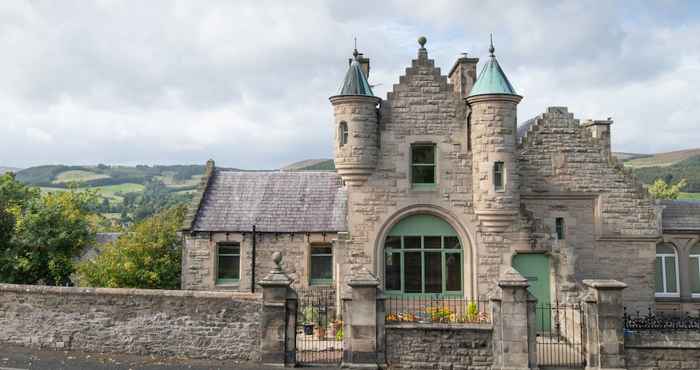 Lain-lain The Five Turrets: Stay in Scotland in Style in a Historic Four-bed Holiday Home