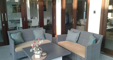 Khác 2 Rumah Putih Abu Abu