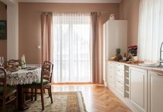 Others 7 Willa Astoria