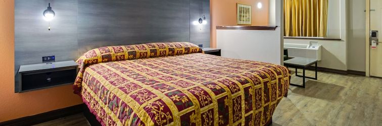 อื่นๆ Executive Inn & Suites