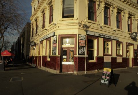 Others Market Tavern - Hostel and Bar