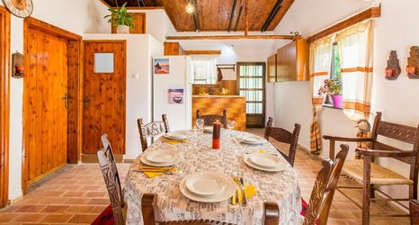 Others 2 Aadonis Villa