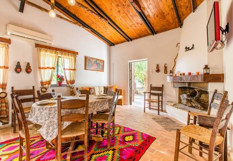 Others Aadonis Villa