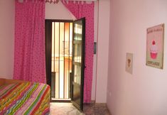 기타 7 Alfalfa Deluxe Suite by Valcambre