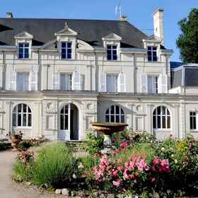 Primary image 1 Château de la Chaussée, Château de Serrant Hotels