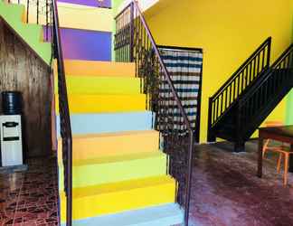 Lainnya 2 Colors Boutique Hostel