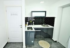 Lain-lain 2 YalaRent Designed 1BR Apartments - Families only