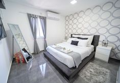 Lain-lain 6 YalaRent Designed 1BR Apartments - Families only