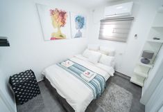 Lain-lain 4 YalaRent Designed 1BR Apartments - Families only