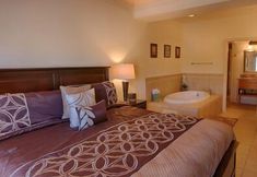 Others 6 Courtyard Retreat