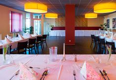 อื่นๆ 5 Hotel & Restaurant Residence