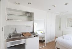 Lain-lain 5 Wimbledon South by Allô Housing