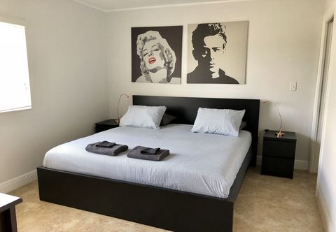 Others Luxury Home by Ideal Experience VR