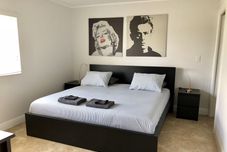 Others Luxury Home by Ideal Experience VR