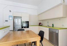 Others 4 Diz 3 By TLV2rent