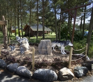 Others 4 LEGOLAND Wilderness Barrels & Cabins