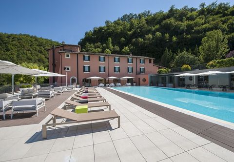 기타 La Reggia Sporting Center