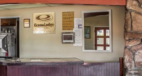 Others 2 Econo Lodge Inn & Suites