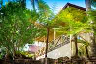 Lainnya Pacific Palms Resort