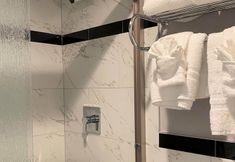 Others 5 R Nite Star Inn & Suite