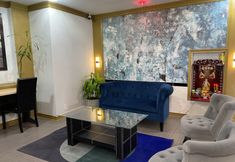 Others 2 R Nite Star Inn & Suite