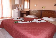 อื่นๆ 5 Leonidas Hotel and Studios