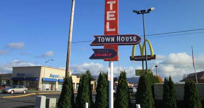 Lain-lain Town House Motel Inc
