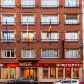 Primary image 1 Wellness Apart Hotel, โรงแรม & ที่พัก มหาวิหารนักบุญไมเคิลและนักบุญกุดุล