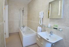 Others 2 The George Hotel, Crewkerne