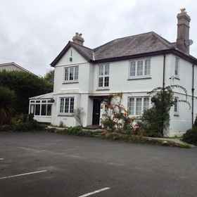 Primary image1潘威尼克之家飯店,Deviock飯店