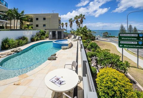 Others Alexandra on the Pacific